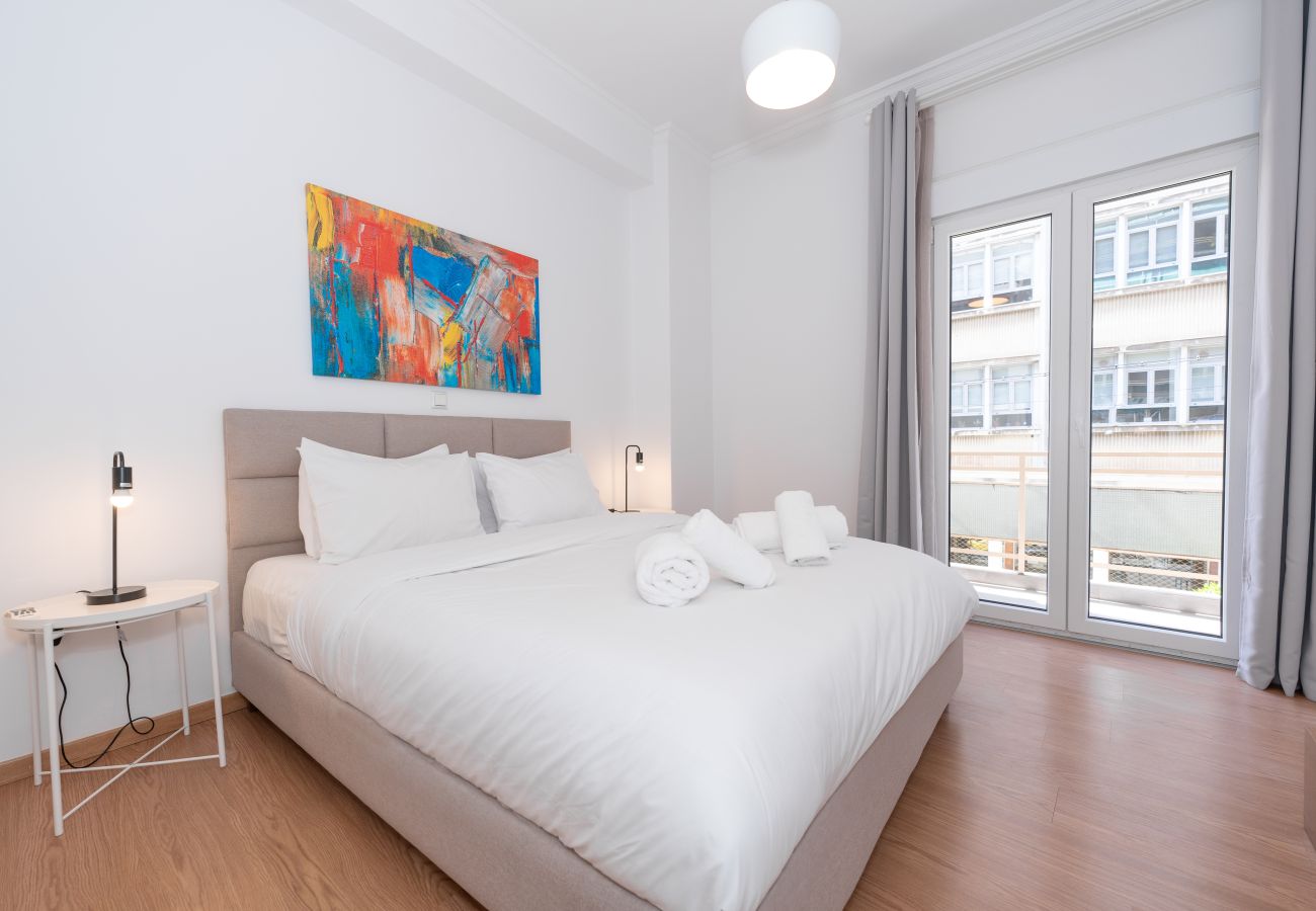Apartment in Zografou - Modern 2 Bedrooms apartment, 5 mins walk to metro & Park