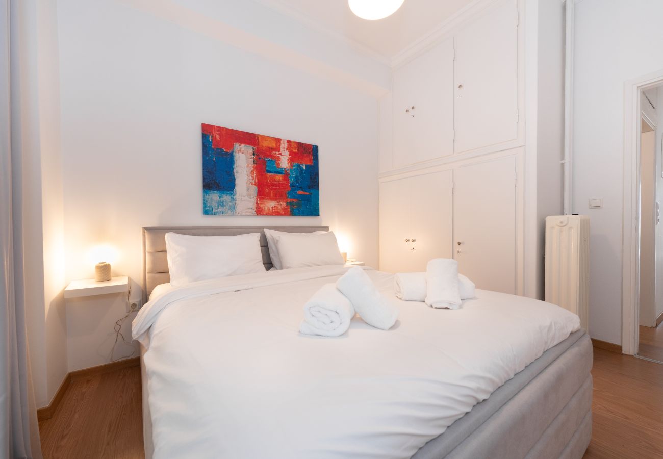 Apartment in Zografou - Modern 2 Bedrooms apartment, 5 mins walk to metro & Park