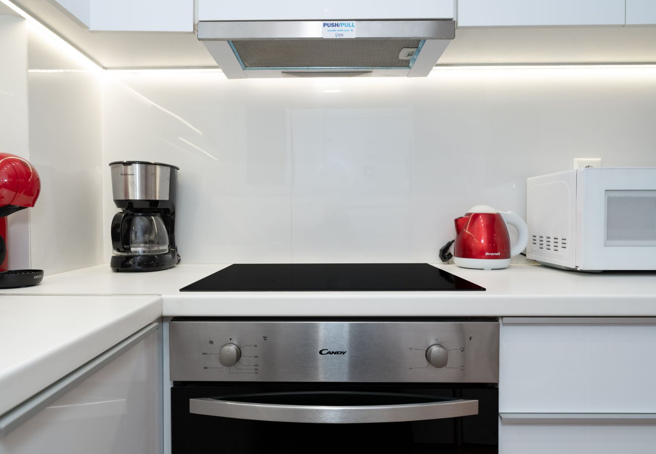 Apartment in Zografou - Modern 2 Bedrooms apartment, 5 mins walk to metro & Park
