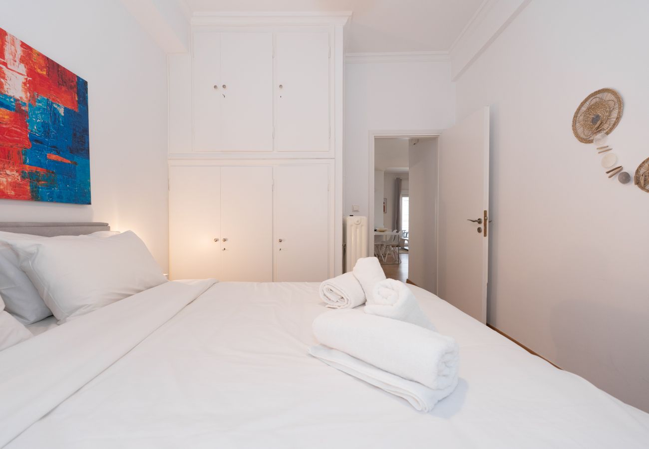 Apartment in Zografou - Modern 2 Bedrooms apartment, 5 mins walk to metro & Park