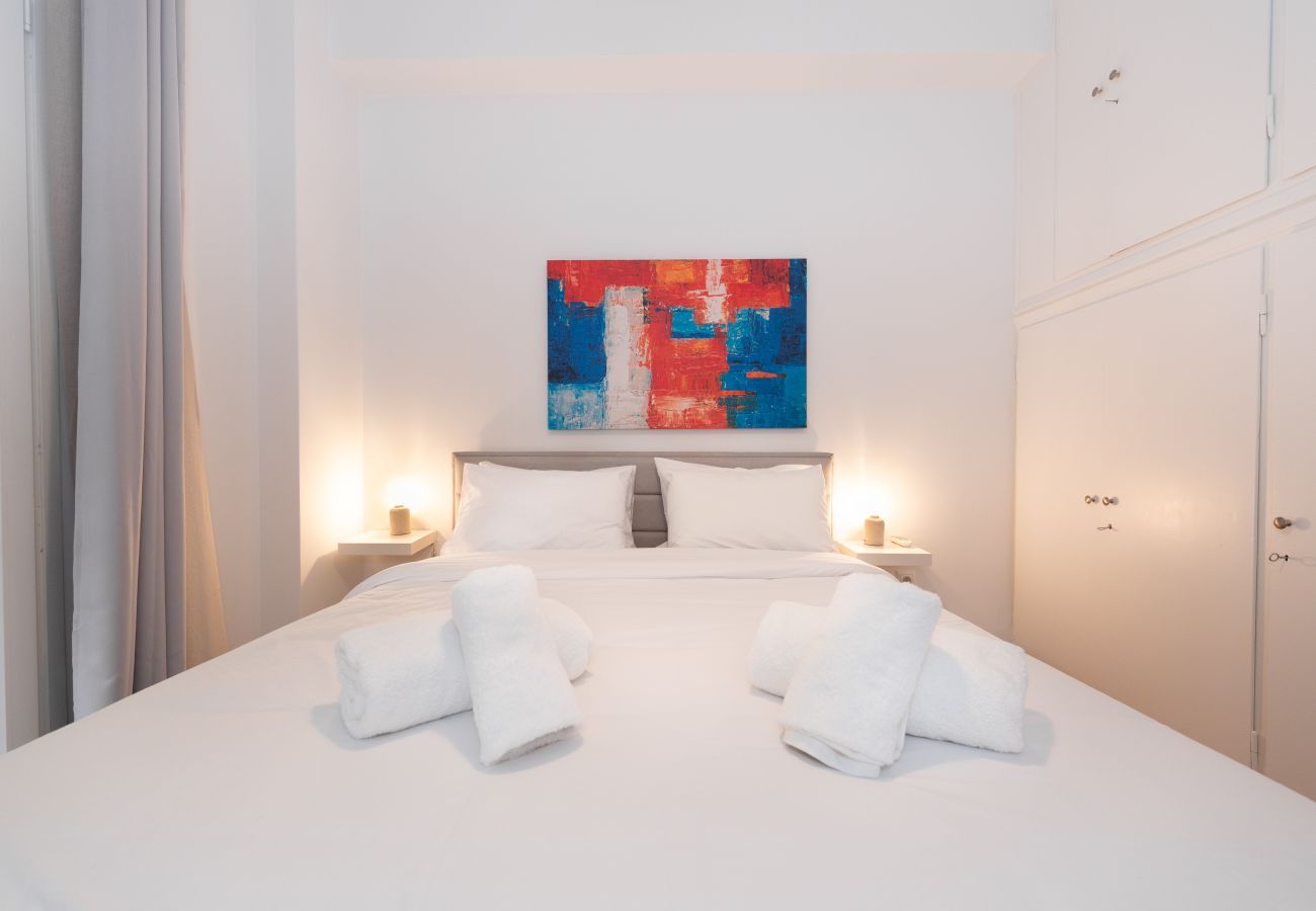 Apartment in Zografou - Modern 2 Bedrooms apartment, 5 mins walk to metro & Park