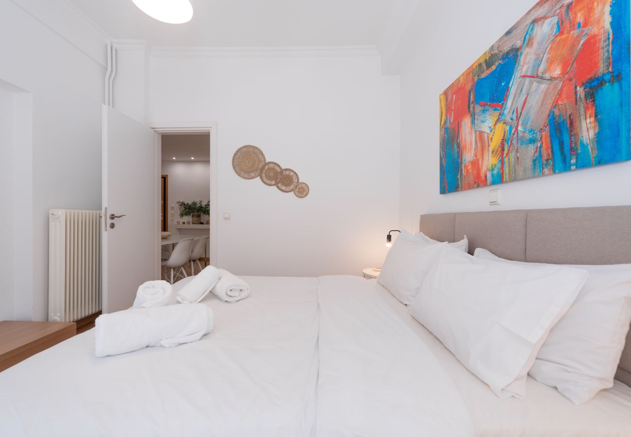 Apartment in Zografou - Modern 2 Bedrooms apartment, 5 mins walk to metro & Park