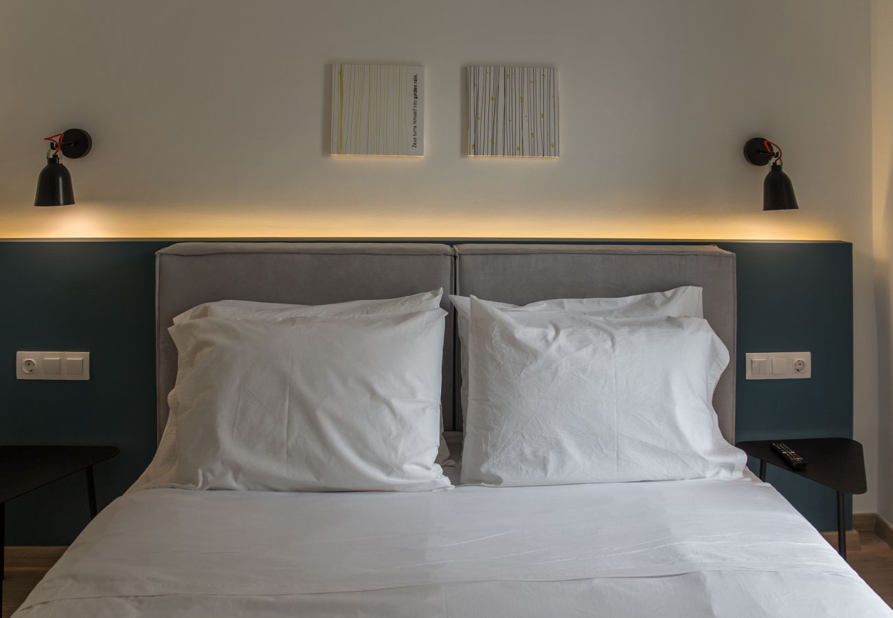 Apartment in Athens - Stylish Penthouse with Superb Lycabettus Hill View