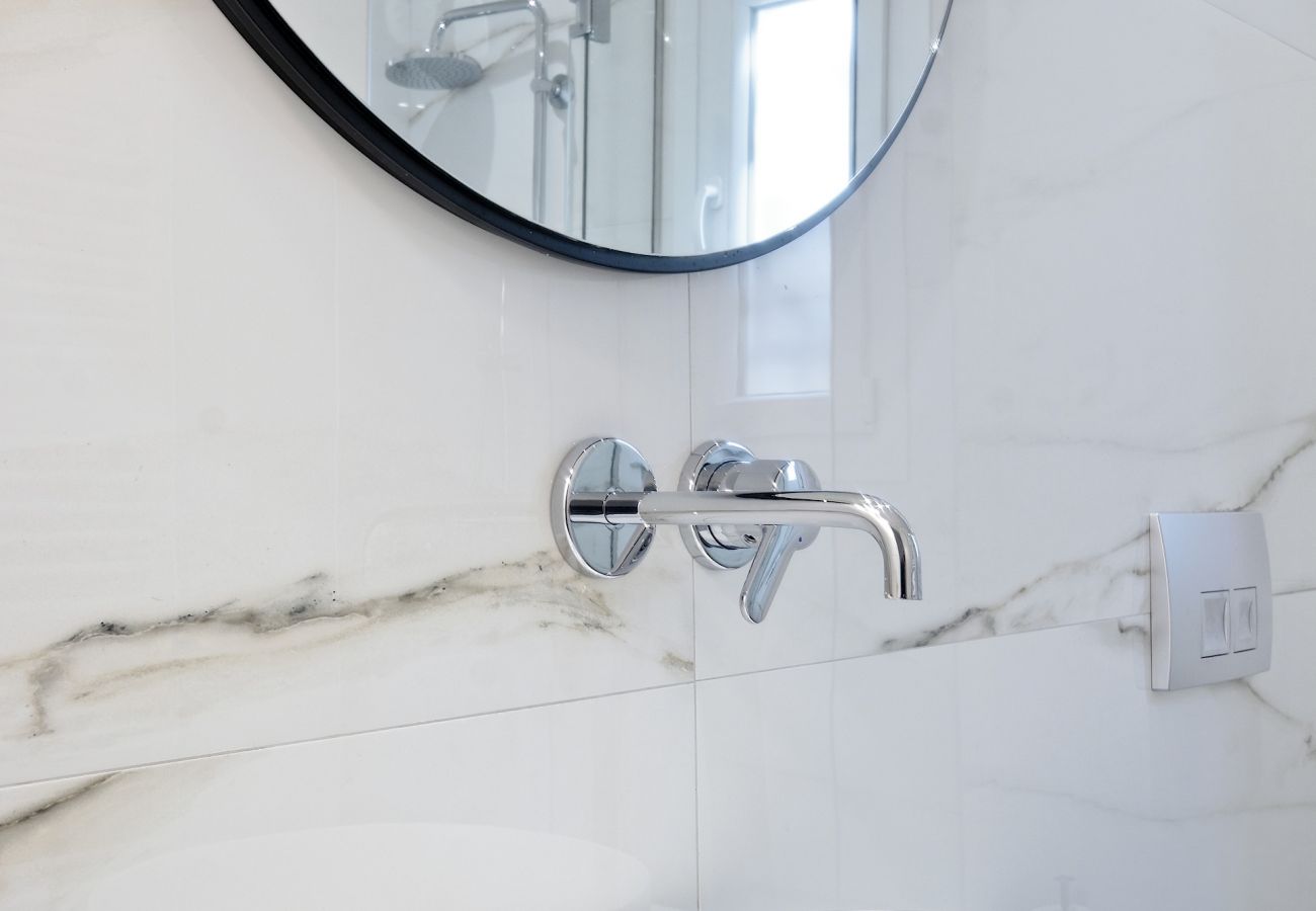 Apartment in Kaisariani - Odyssey Residence Lotus Eaters, fully equipped sunny apartment with balcony in Kaisariani area, close to Cafes & Restaurants