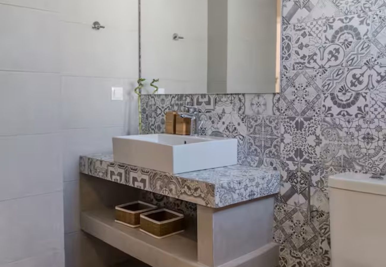 Apartment in Athens - The Athens Insider apartment in Koukaki, 4 Bedrooms and 3 bathrooms close to Plaka
