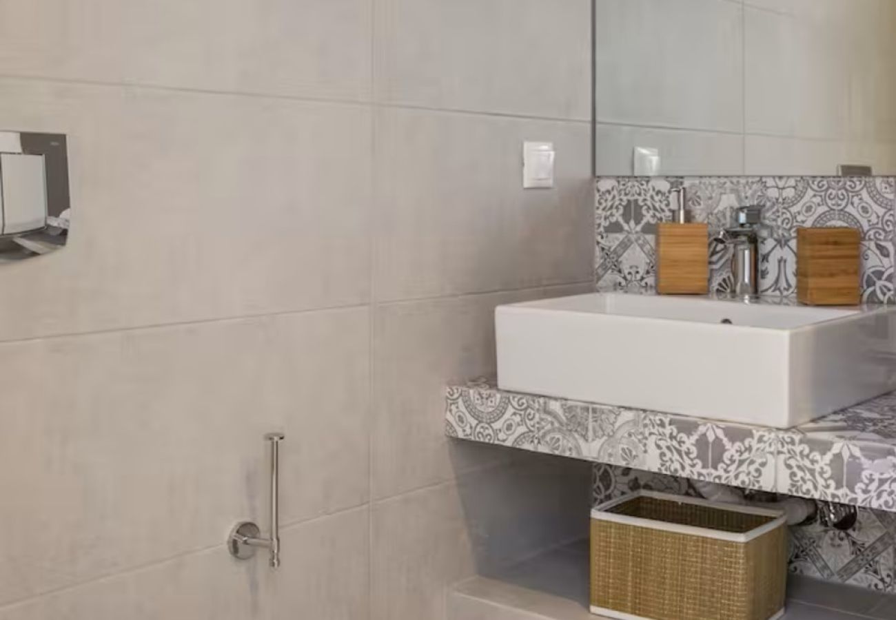 Apartment in Athens - The Athens Insider apartment in Koukaki, 4 Bedrooms and 3 bathrooms close to Plaka