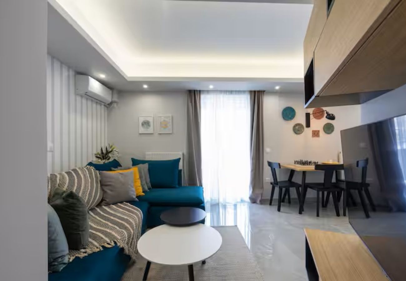 Apartment in Athens - Trojan Affair Paris, 3 bedrooms apartment with balcony and parking