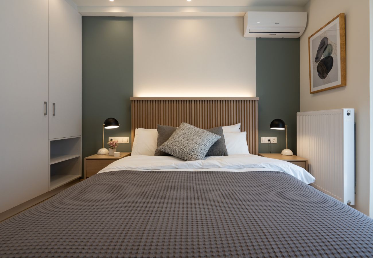 Apartment in Athens - Modern Athenian Apartment with Balcony near center