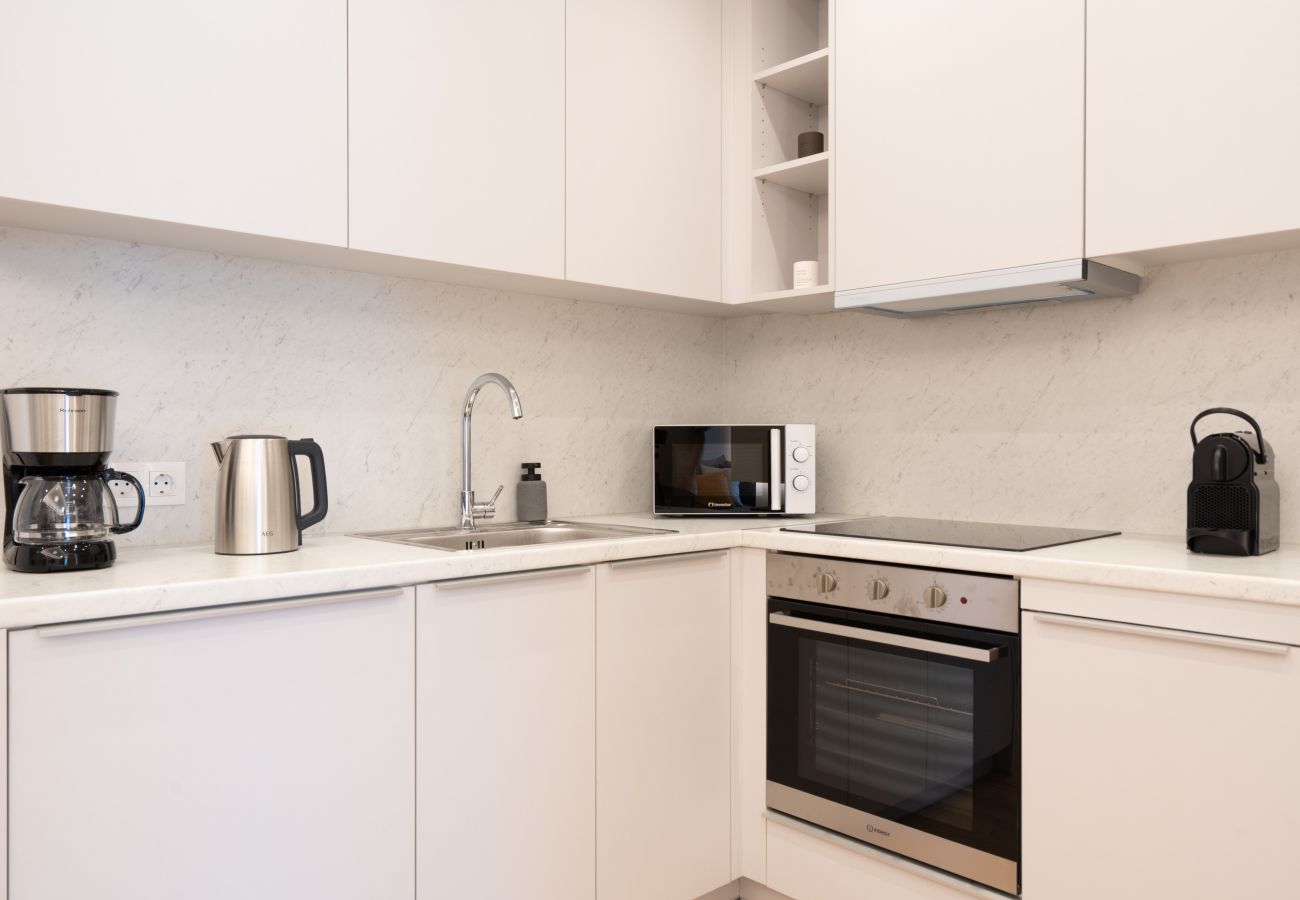 Apartment in Athens - Modern Athenian Apartment with Balcony near center