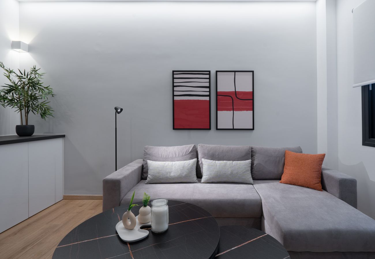 Apartment in Kallithea - Elegant Apartment at the Edge : Pool & Gym