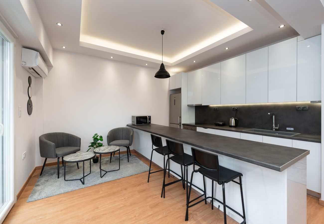 Apartment in Athens - Modern Family Apartment w/Balcony near Acropolis