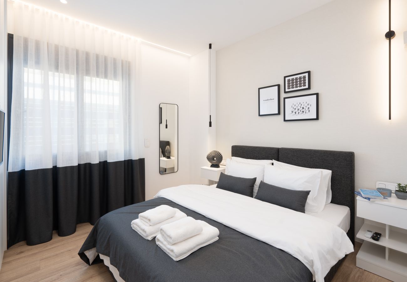 Apartment in Kallithea - * THE EDGE * Designer apartment With Gym & Pool