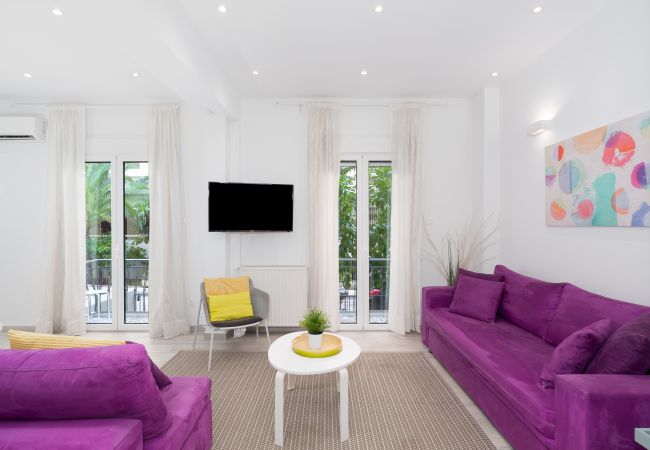 Apartment in Athens - Spacious Modern Apartment in Athens near Metro