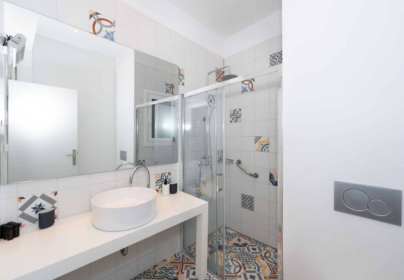 Apartment in Athens - Spacious Modern Apartment in Athens near Metro
