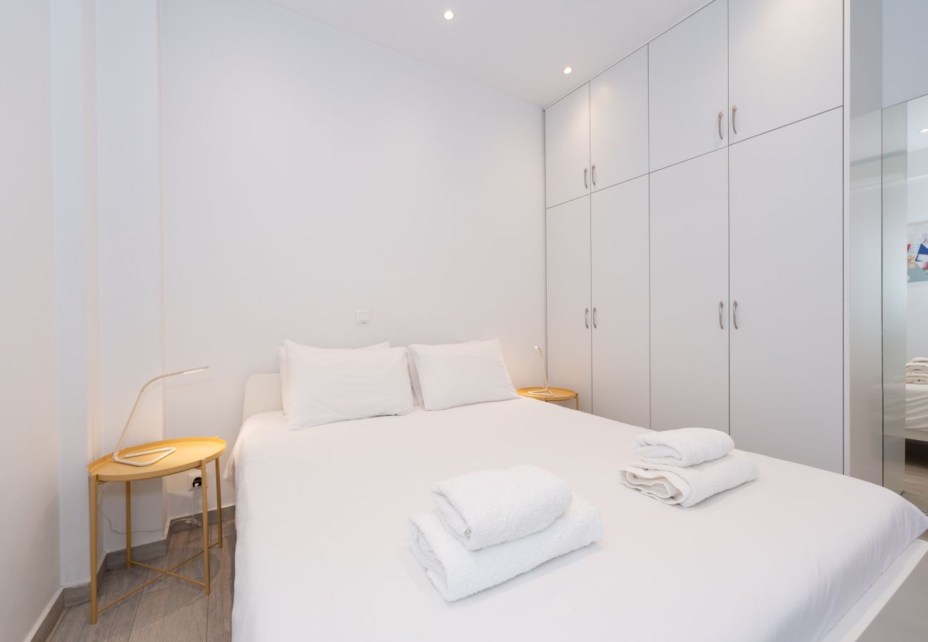 Apartment in Athens - Spacious Modern Apartment in Athens near Metro