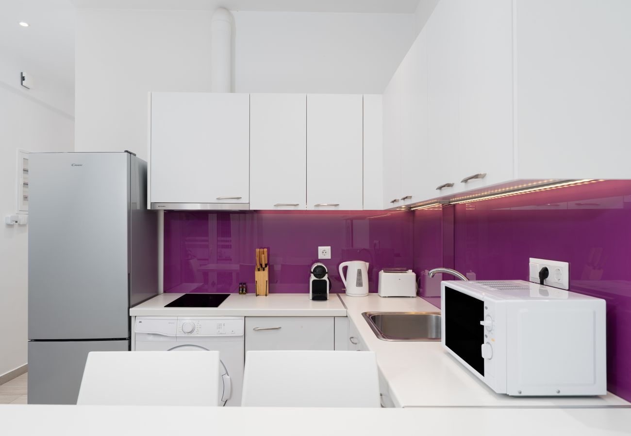 Apartment in Athens - Spacious Modern Apartment in Athens near Metro