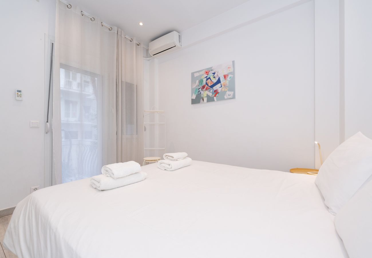 Apartment in Athens - Spacious Modern Apartment in Athens near Metro