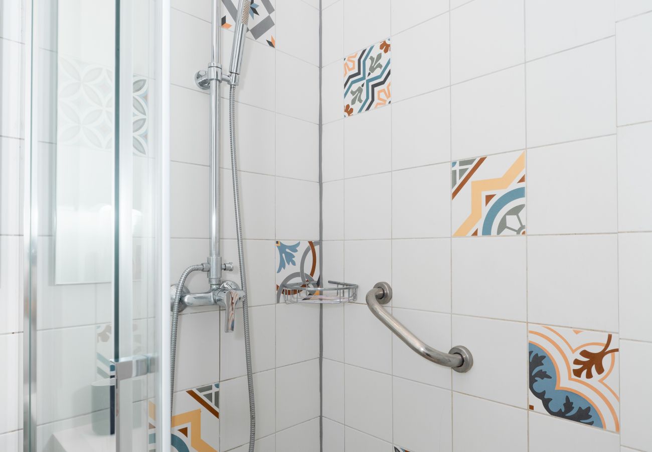 Apartment in Athens - Spacious Modern Apartment in Athens near Metro