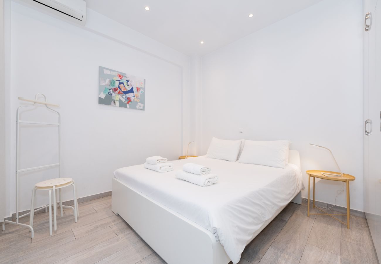 Apartment in Athens - Spacious Modern Apartment in Athens near Metro