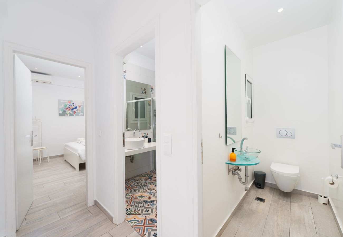 Apartment in Athens - Spacious Modern Apartment in Athens near Metro