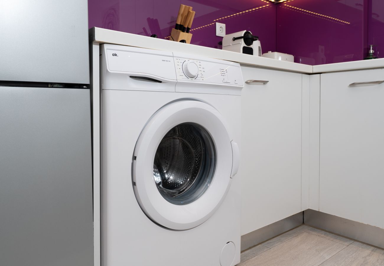 Apartment in Athens - Spacious Modern Apartment in Athens near Metro