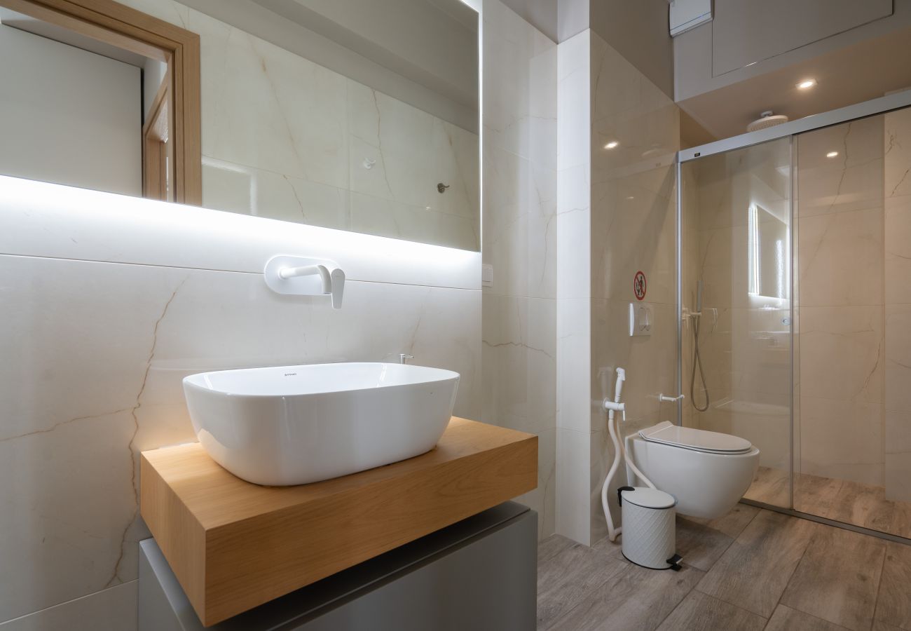 Apartment in Athens - Modern Apartment n Exarchia with Balcony & Gym