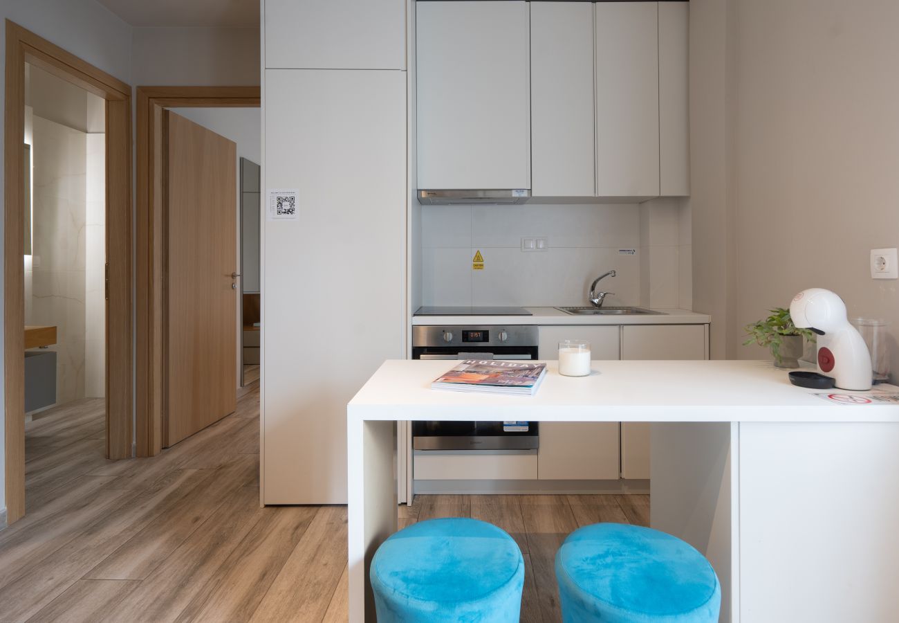 Apartment in Athens - Modern Apartment n Exarchia with Balcony & Gym