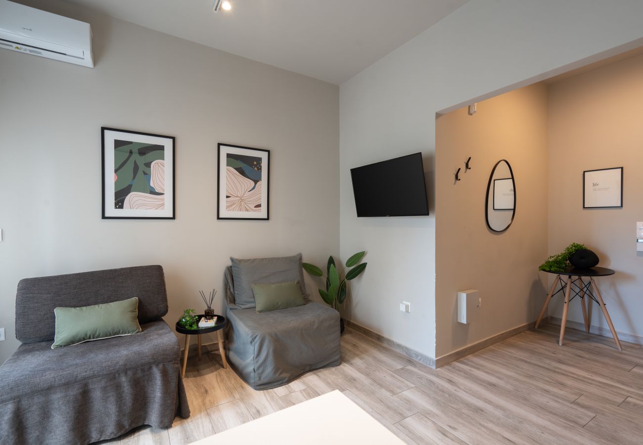 Apartment in Athens - Modern Apartment n Exarchia with Balcony & Gym