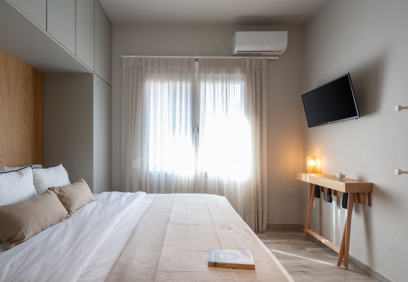 Apartment in Athens - Modern Apartment n Exarchia with Balcony & Gym