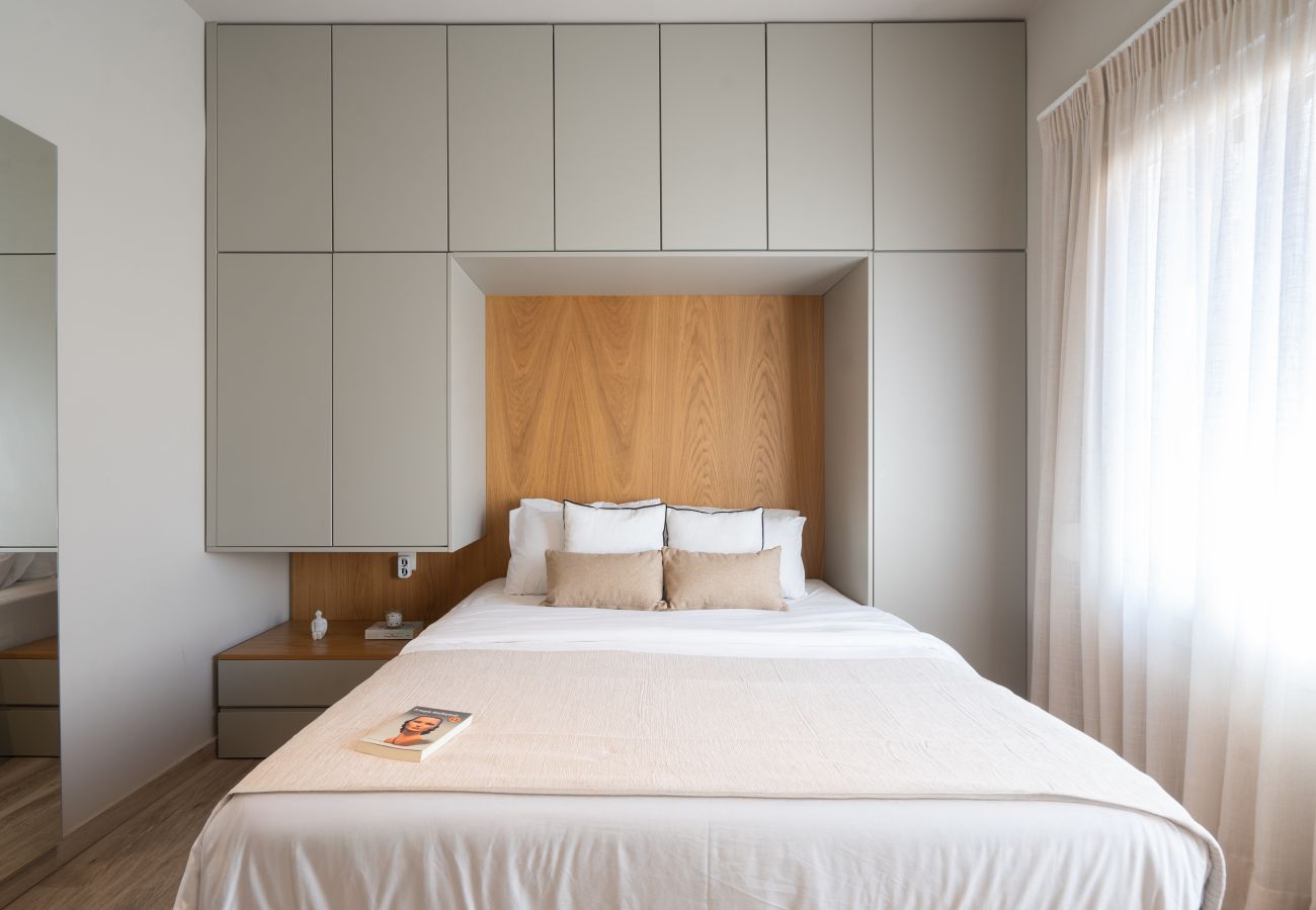 Apartment in Athens - Modern Apartment n Exarchia with Balcony & Gym