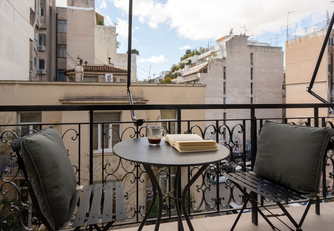 Apartment in Athens - Modern Apartment n Exarchia with Balcony & Gym