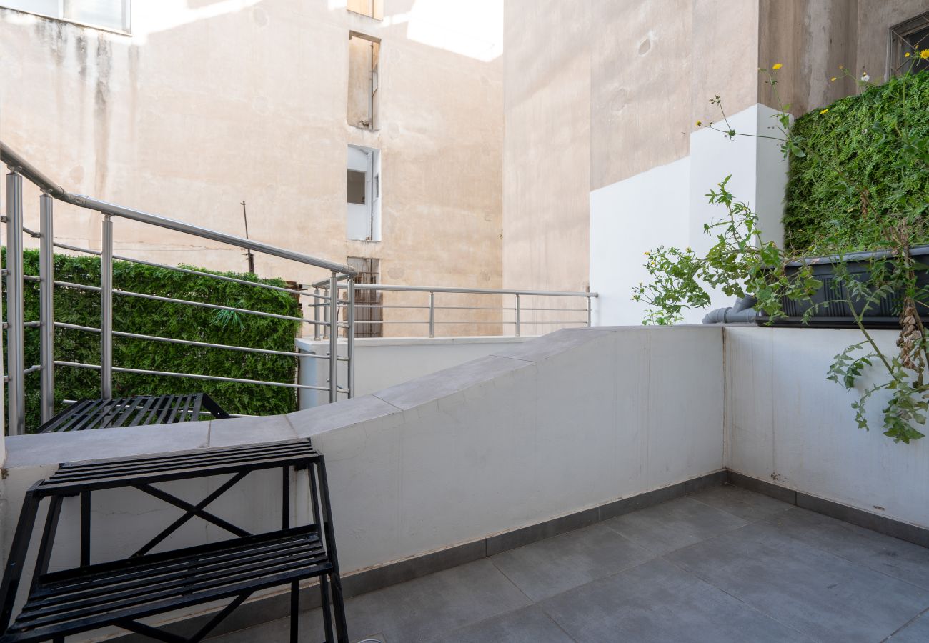 Apartment in Athens - Modern Apartment n Exarchia with Balcony & Gym