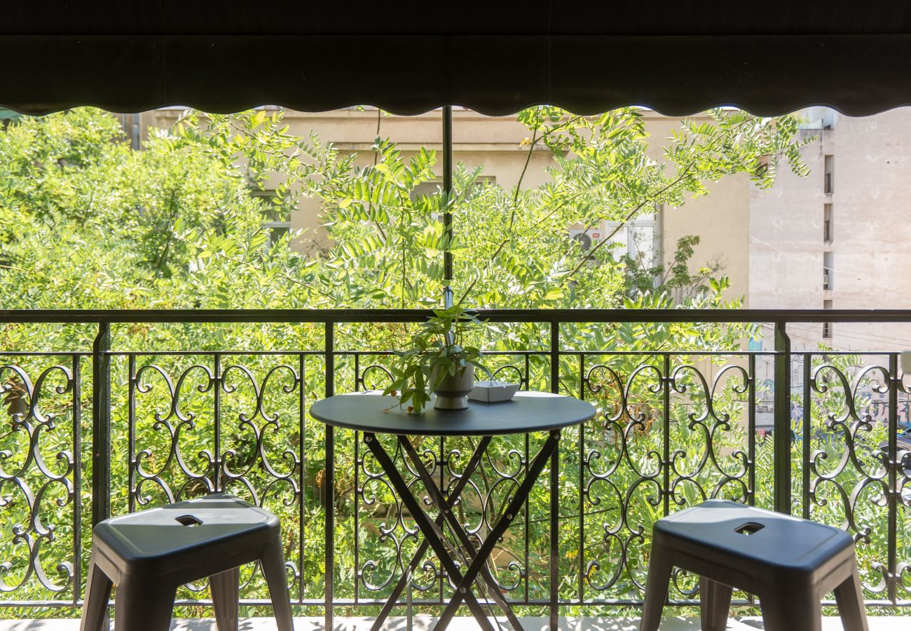 Apartment in Athens - Elegant Studio in Exarchia: Balcony, Laundry & Gym