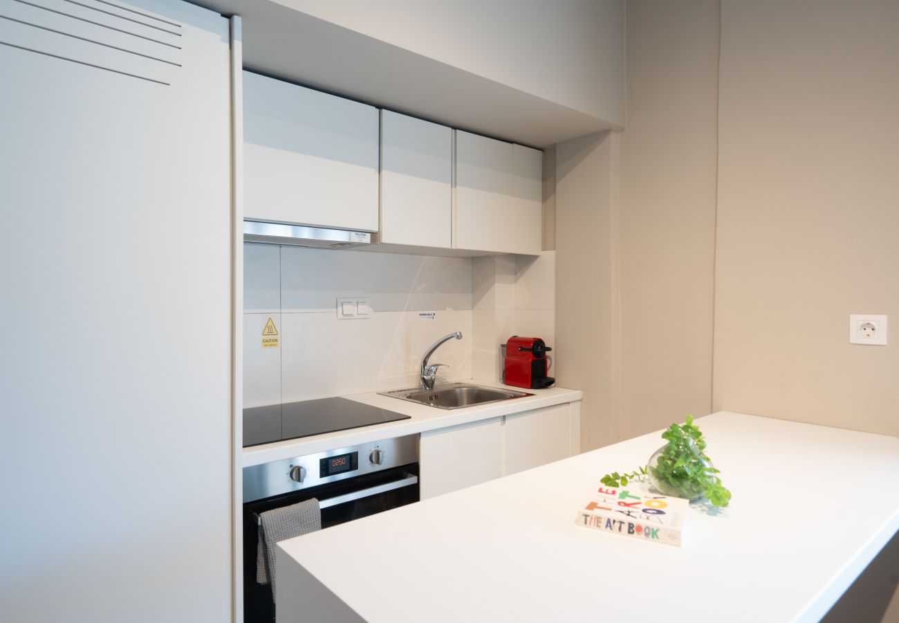 Apartment in Athens - Modern Apartment in Exarchia with Balcony & Gym