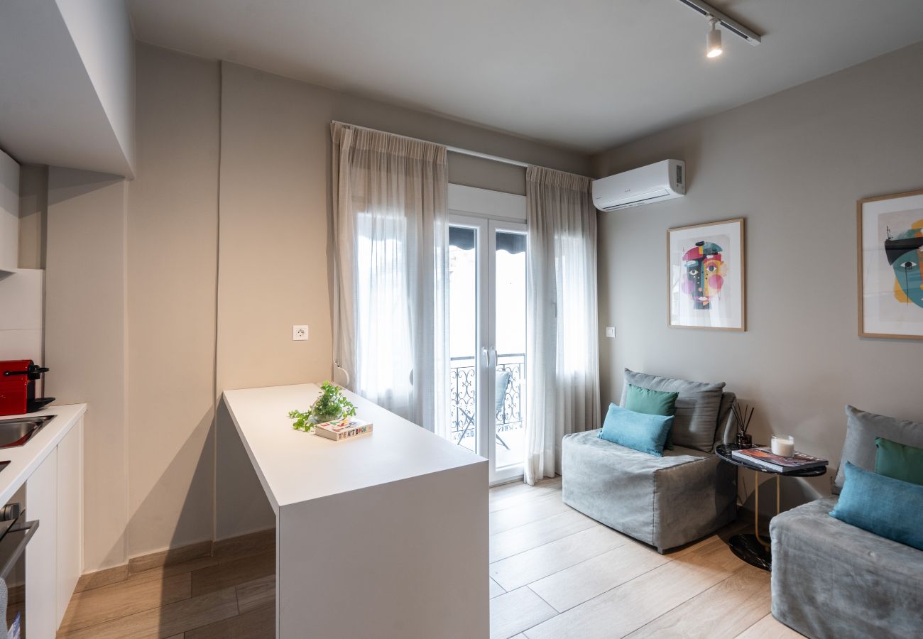 Apartment in Athens - Modern Apartment in Exarchia with Balcony & Gym