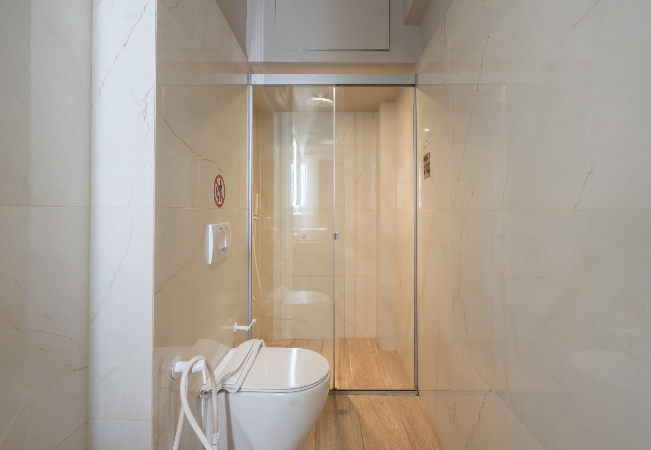 Apartment in Athens - Modern Apartment in Exarchia with Balcony & Gym