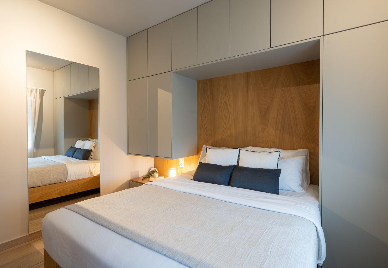 Apartment in Athens - Modern Apartment in Exarchia with Balcony & Gym