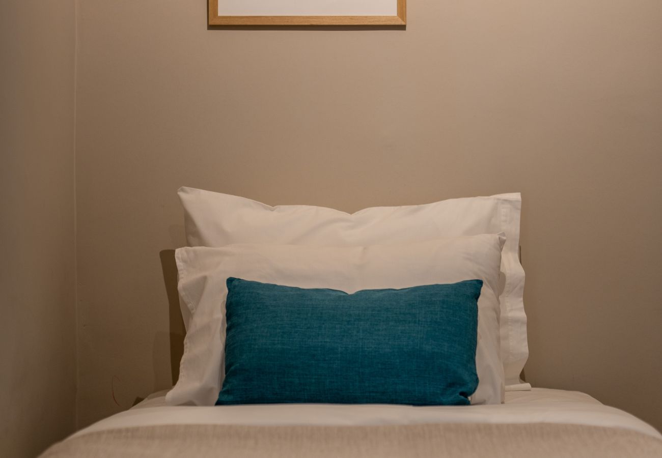 Apartment in Athens - Modern Apartment in Exarchia with Balcony & Gym