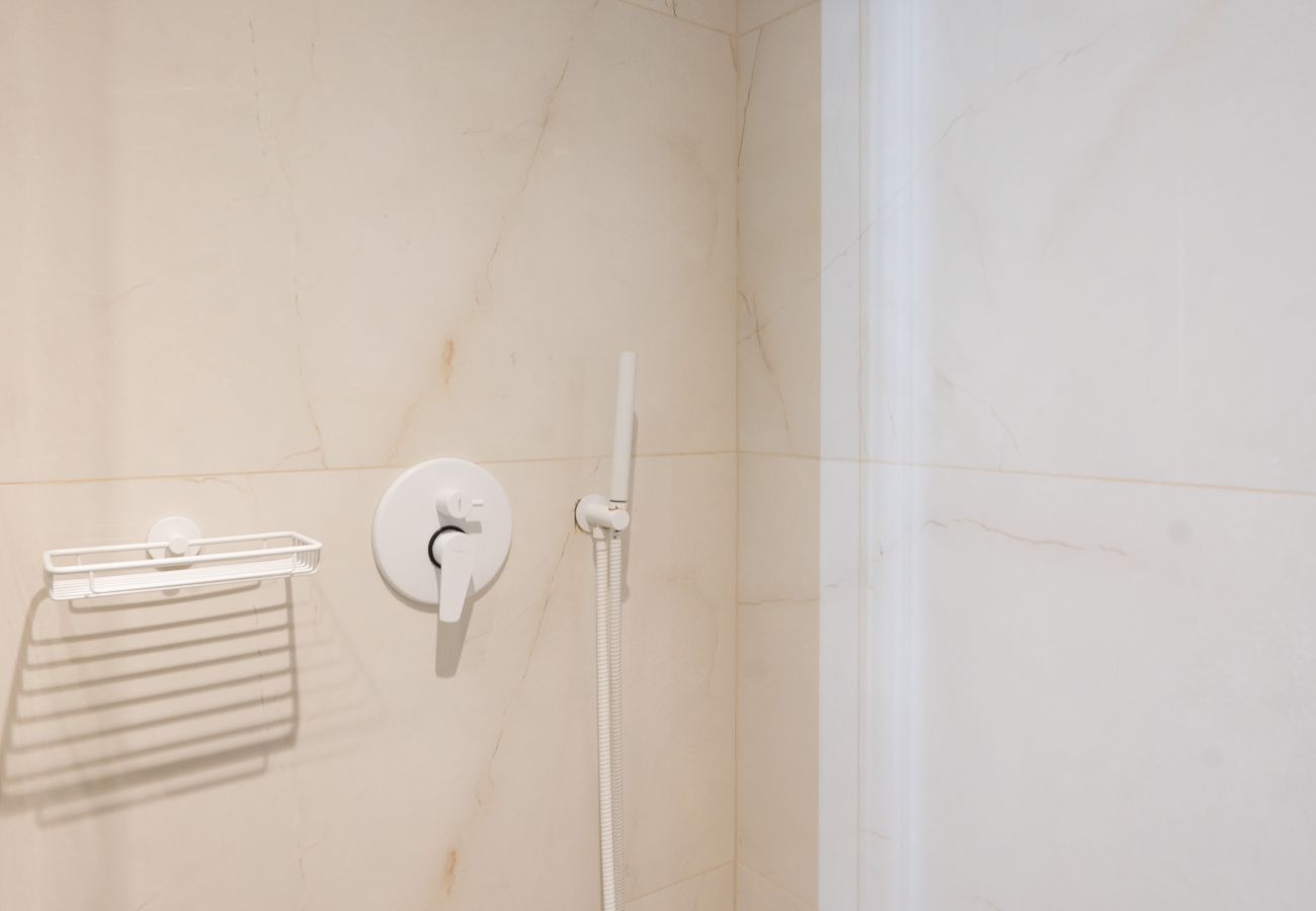 Apartment in Athens - Modern Apartment in Exarchia with Balcony & Gym