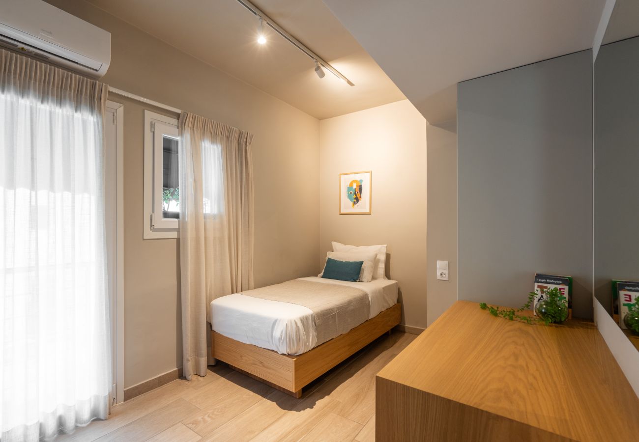 Apartment in Athens - Modern Apartment in Exarchia with Balcony & Gym