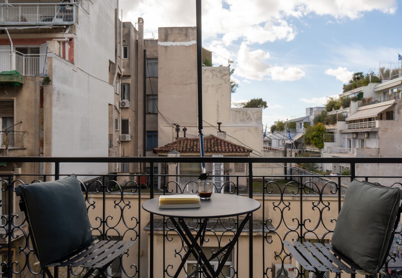 Apartment in Athens - Modern Apartment in Exarchia with Balcony & Gym