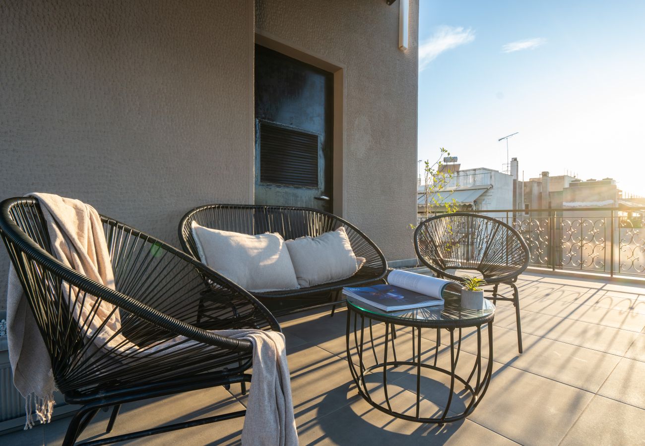 Studio in Athens - Upper Penthouse with Large Terrace, Laundry & Gym
