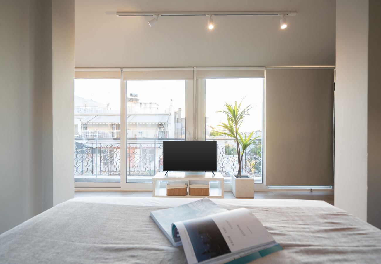 Studio in Athens - Upper Penthouse with Large Terrace, Laundry & Gym