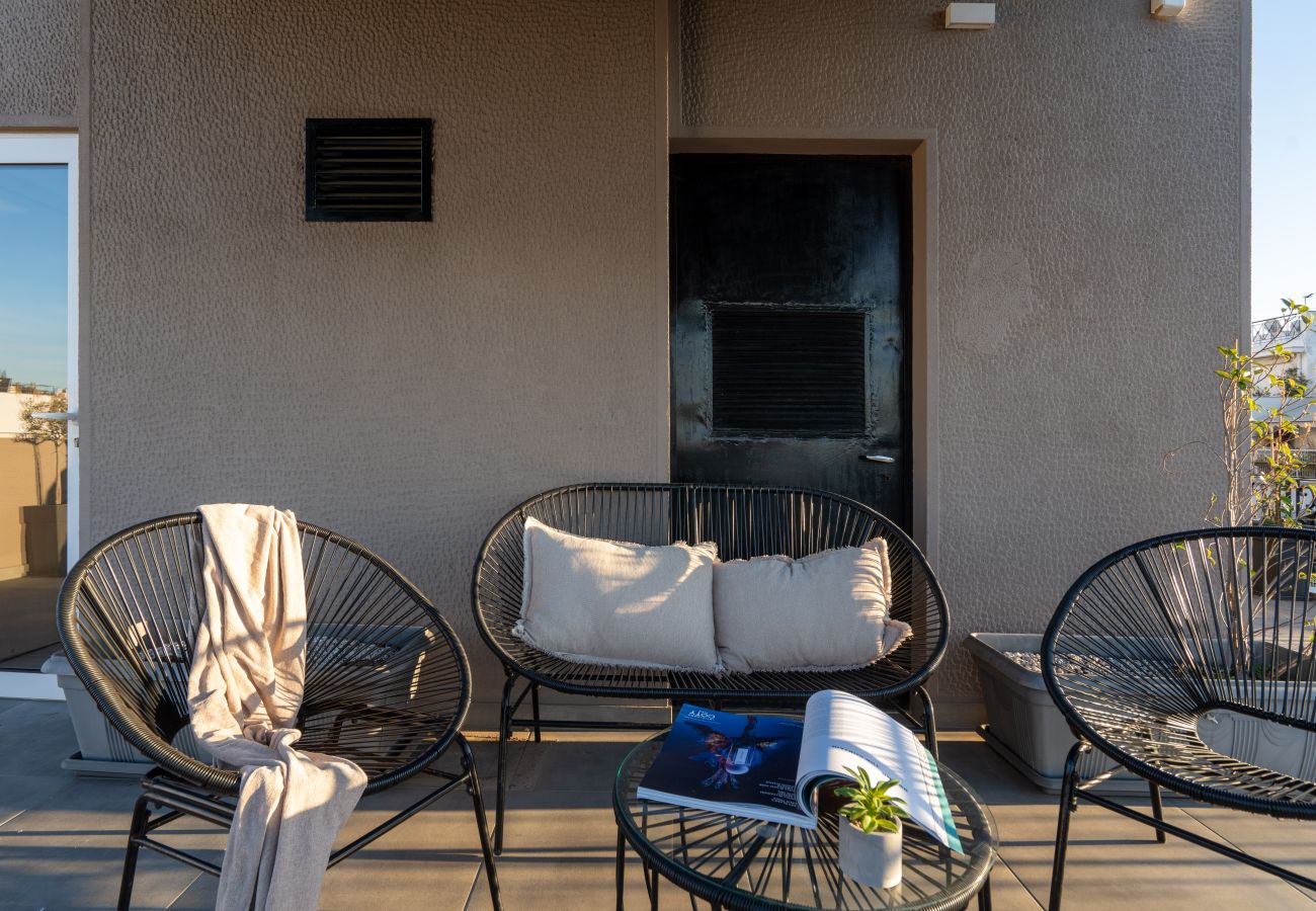 Studio in Athens - Upper Penthouse with Large Terrace, Laundry & Gym