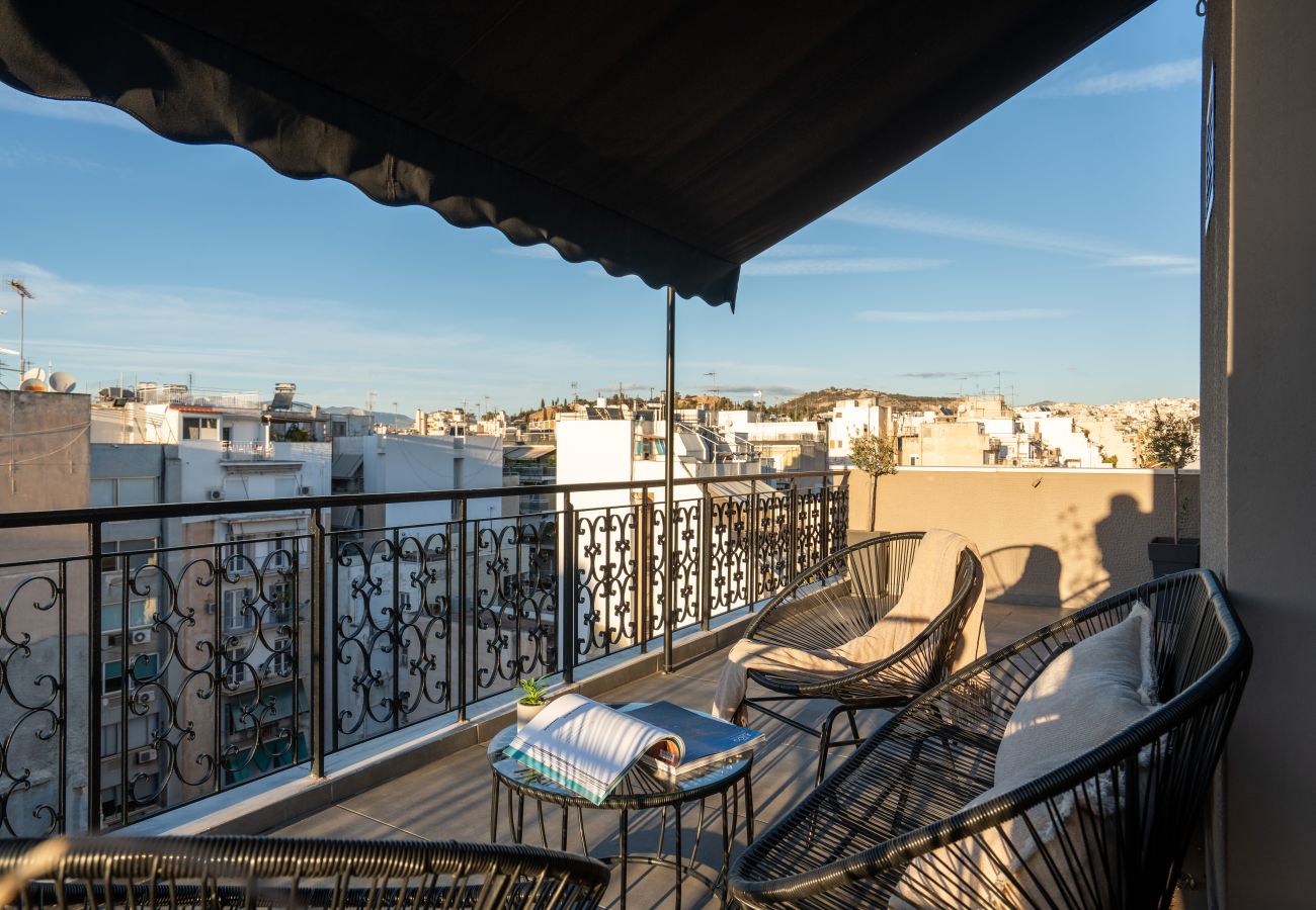 Studio in Athens - Upper Penthouse with Large Terrace, Laundry & Gym