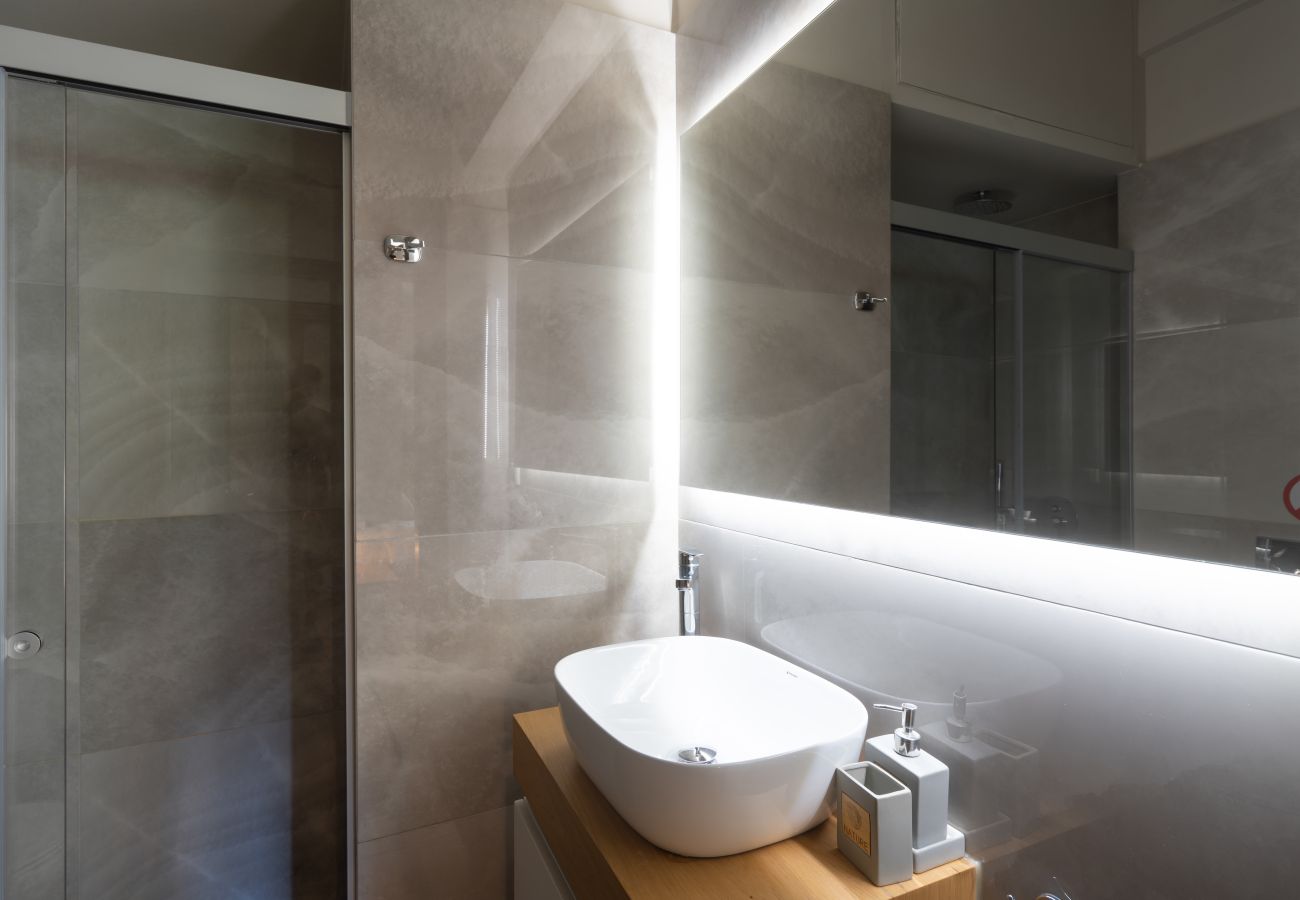 Studio in Athens - Modern Studio in Exarchia with Gym & Laundry