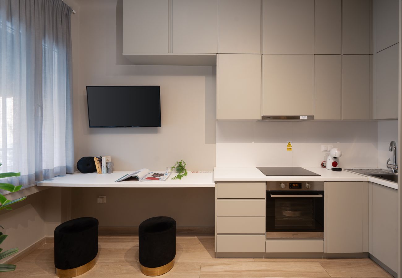 Apartment in Athens - Spacious Apartment in Exarchia with Gym & Laundry