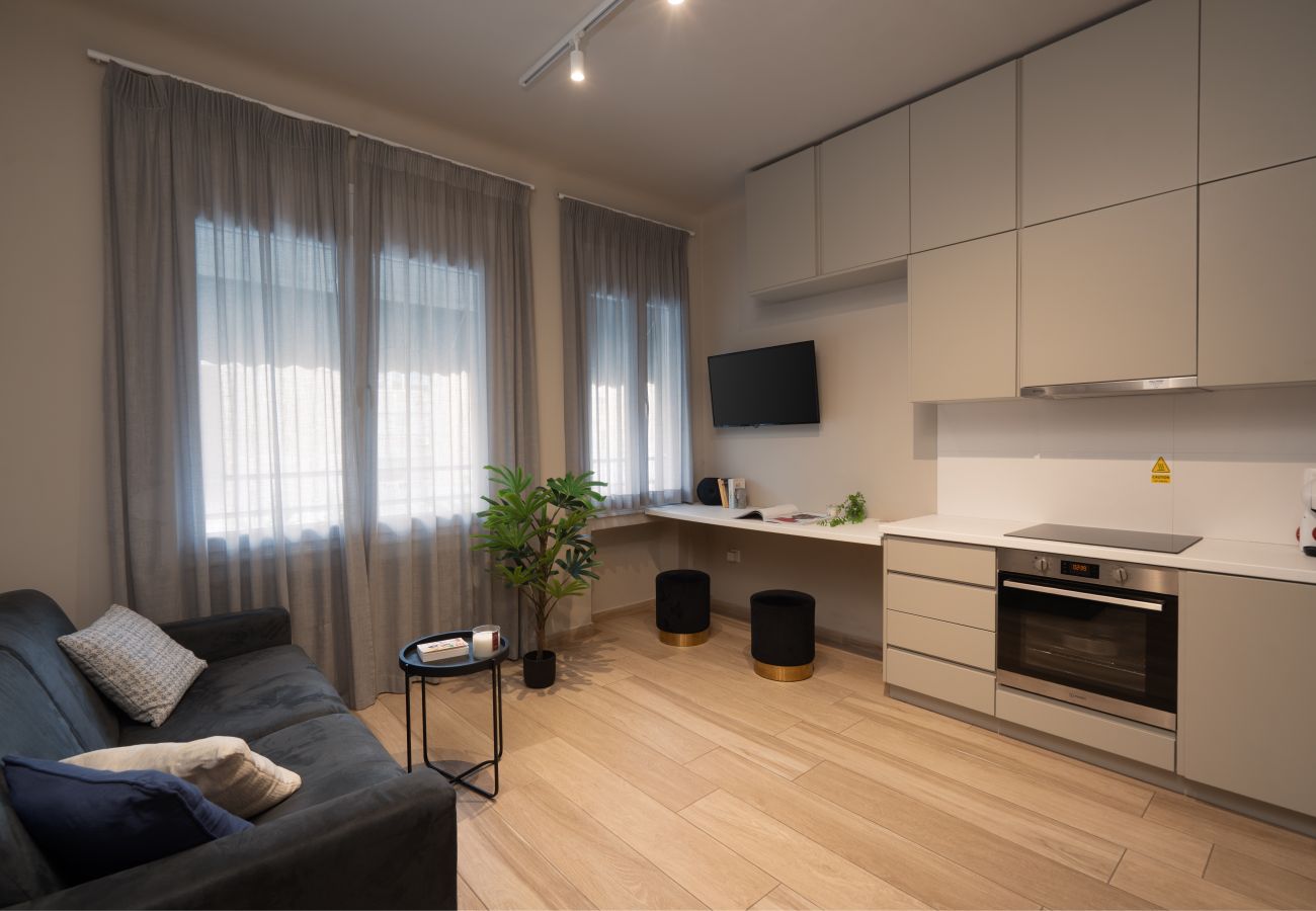 Apartment in Athens - Spacious Apartment in Exarchia with Gym & Laundry