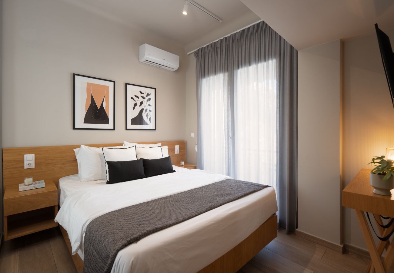 Apartment in Athens - Modern One-Bedroom with Balcony, Laundry & Gym