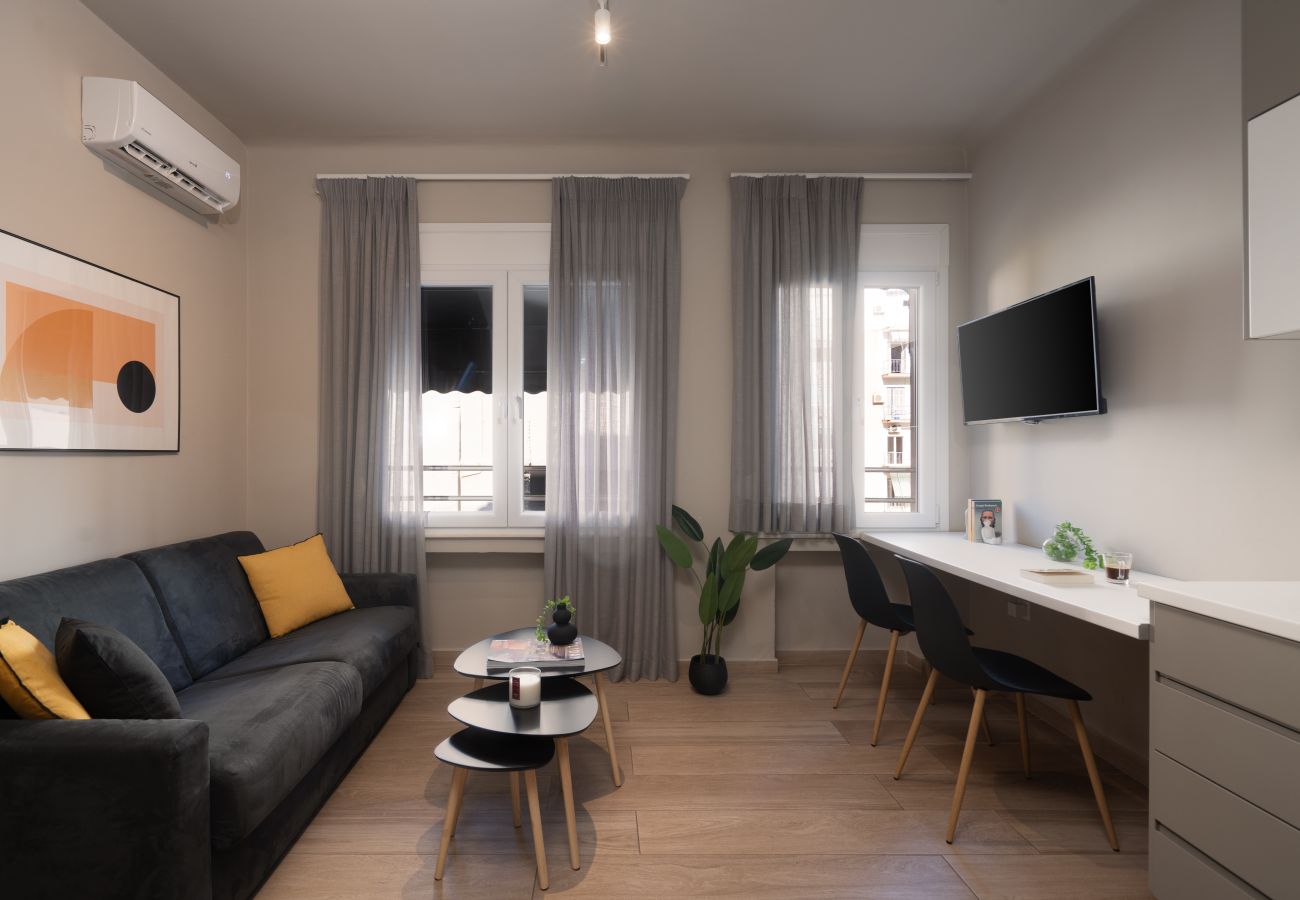 Apartment in Athens - Modern One-Bedroom with Balcony, Laundry & Gym